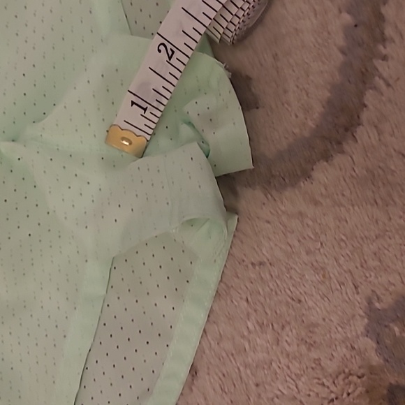 Women's size L NIKE running shorts - Picture 4 of 4